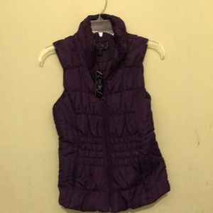 Outer Edge woman’s puffer vest size Medium